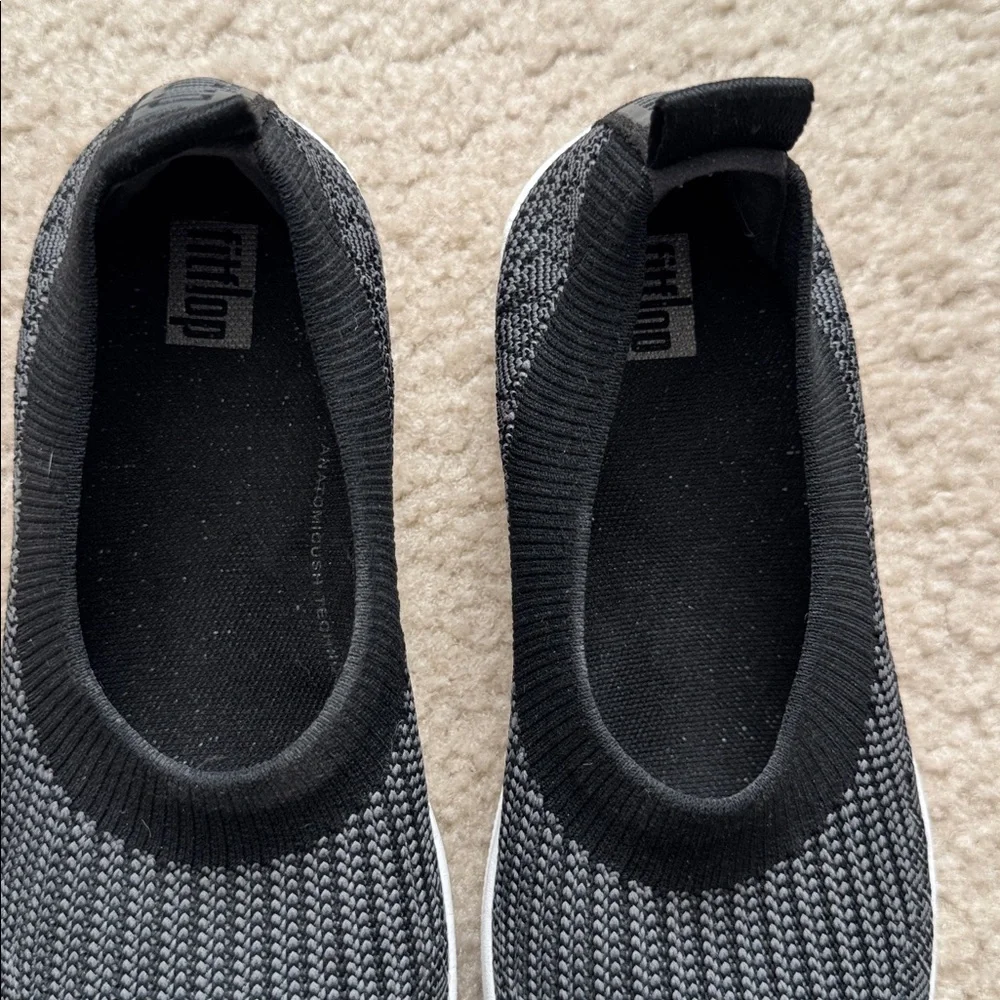 Fitflop Slip-On Knit Sneakers in Black - Size 5 - Picture 2 of 8